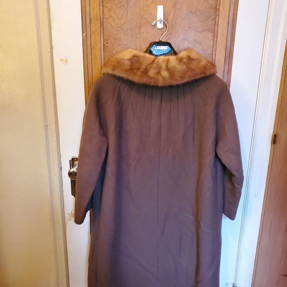 Vintage Fur-trimmed wool coat - Picture 5 of 13
